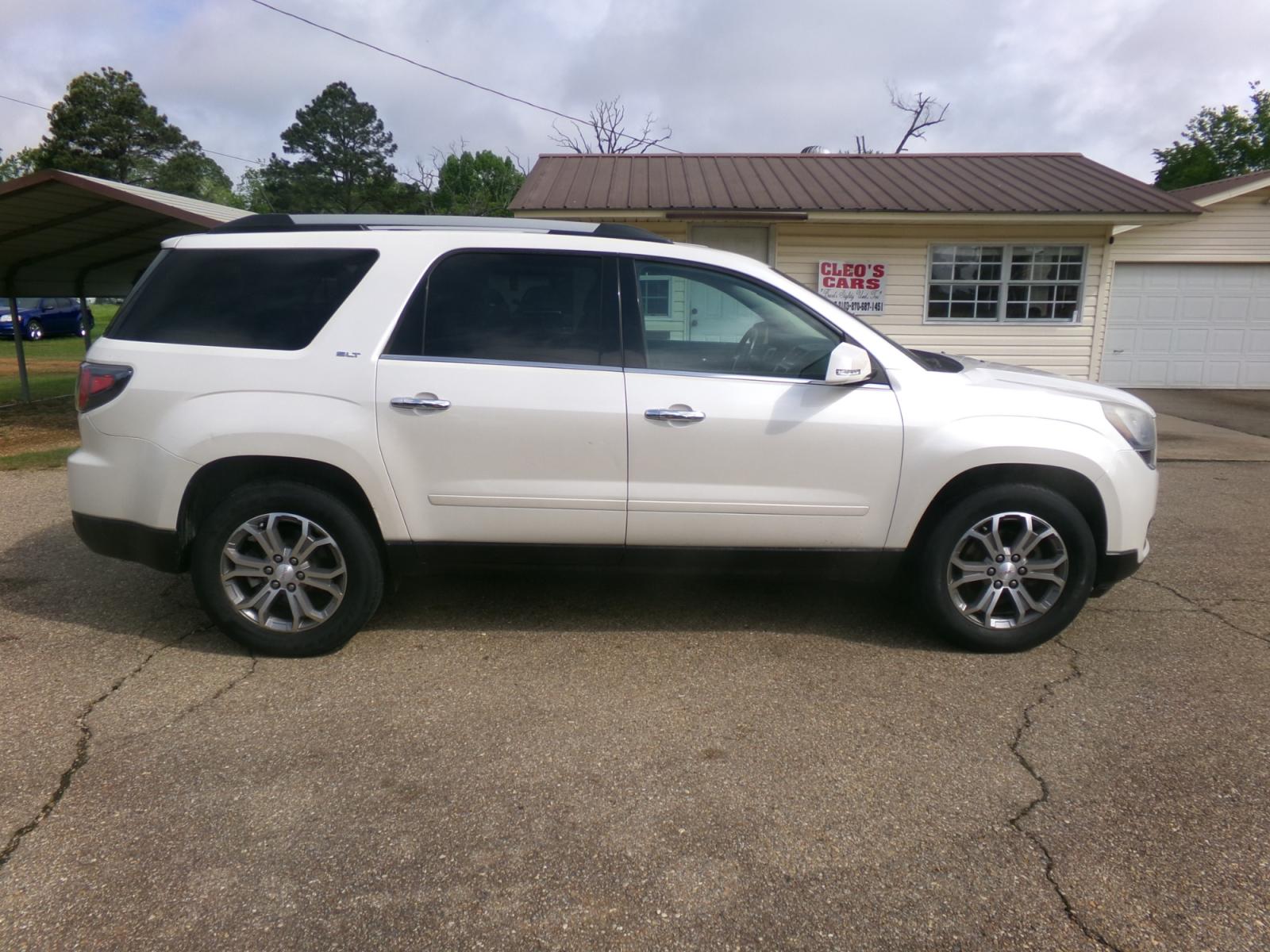 2015 White /Brown GMC Acadia SLT (1GKKRRKD4FJ) with an 3.6L engine, automatic transmission, located at 401 First NE, Bearden, AR, 71720, (870) 687-3414, 33.726528, -92.611519 - Photo #26